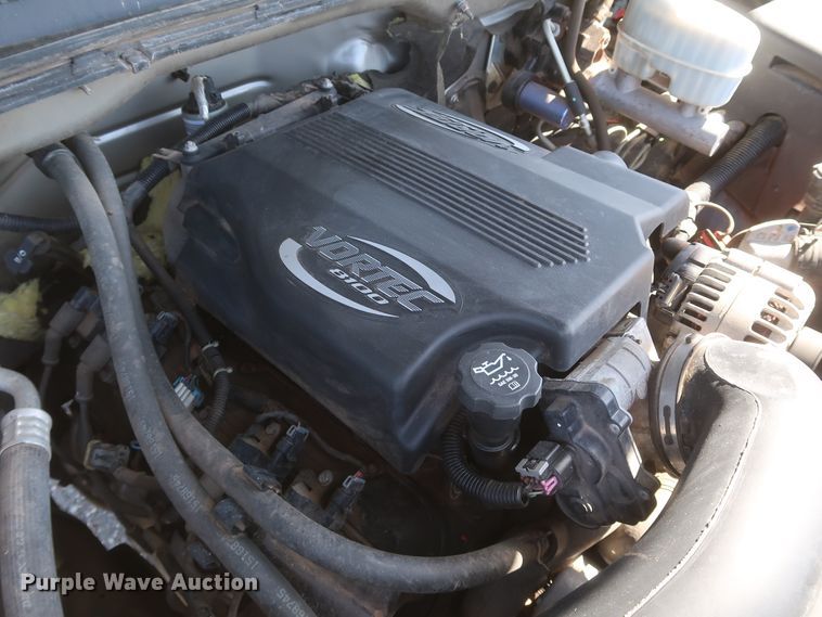 image for item IY9211 2003 Chevrolet Silverado 2500HD  Crew Cab pickup truck