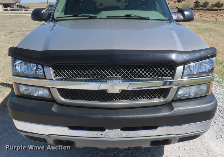 image for item IY9211 2003 Chevrolet Silverado 2500HD  Crew Cab pickup truck