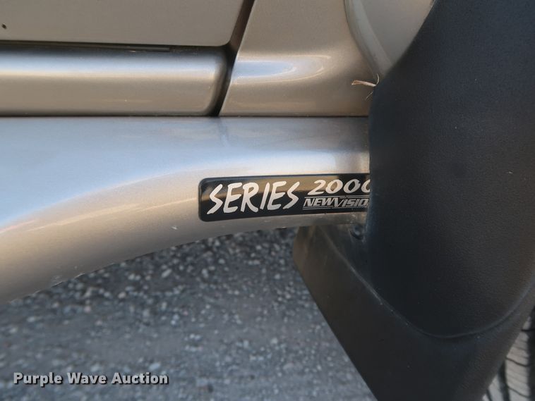 image for item IY9211 2003 Chevrolet Silverado 2500HD  Crew Cab pickup truck