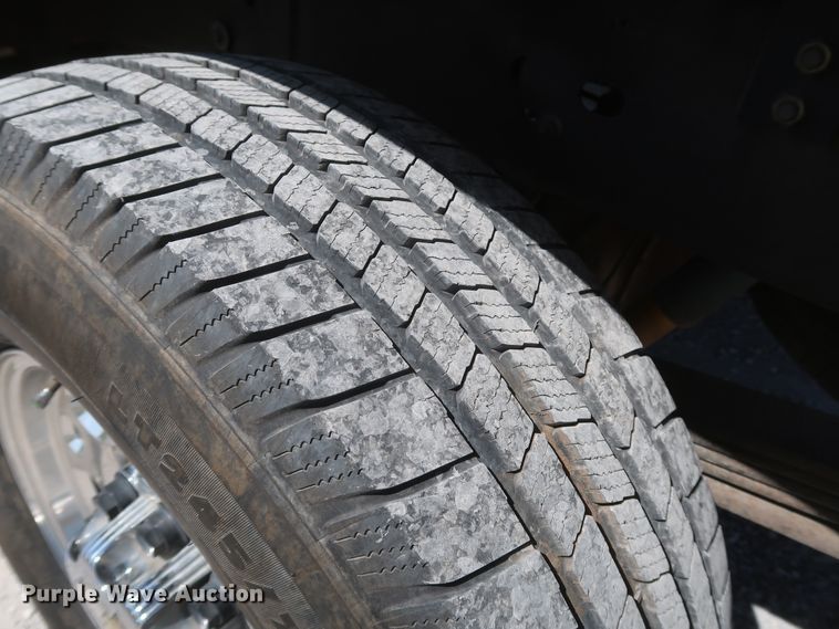 image for item IY9211 2003 Chevrolet Silverado 2500HD  Crew Cab pickup truck