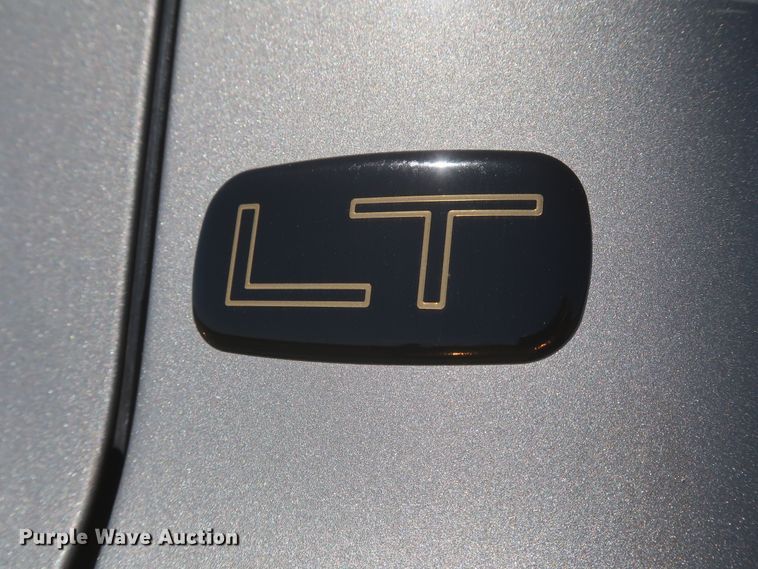 image for item IY9211 2003 Chevrolet Silverado 2500HD  Crew Cab pickup truck