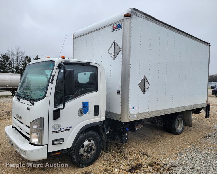 image for item JE9996 2013 Isuzu NPR HD  box truck