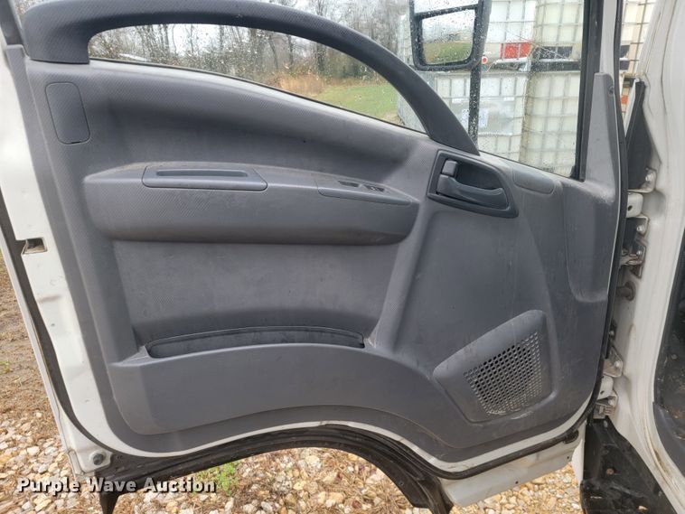 image for item JE9996 2013 Isuzu NPR HD  box truck