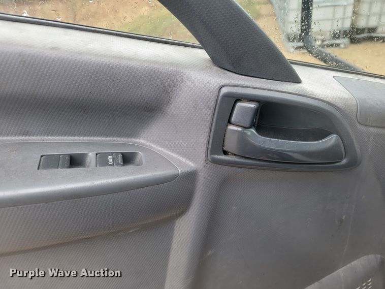 image for item JE9996 2013 Isuzu NPR HD  box truck