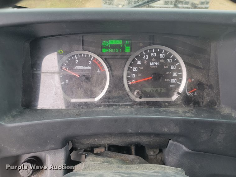 image for item JE9996 2013 Isuzu NPR HD  box truck