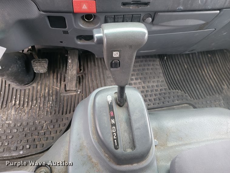 image for item JE9996 2013 Isuzu NPR HD  box truck