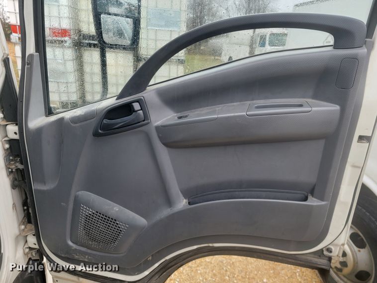 image for item JE9996 2013 Isuzu NPR HD  box truck