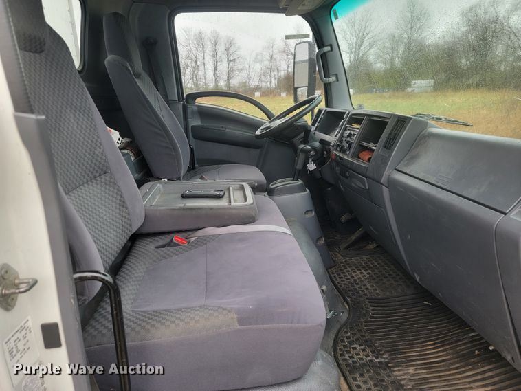 image for item JE9996 2013 Isuzu NPR HD  box truck