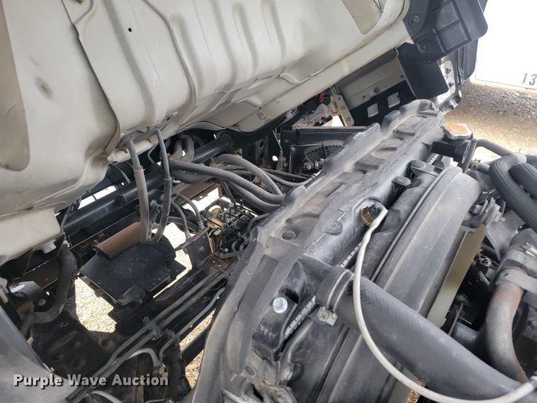 image for item JE9996 2013 Isuzu NPR HD  box truck