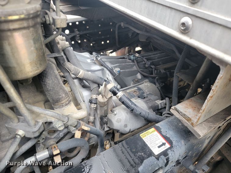 image for item JE9996 2013 Isuzu NPR HD  box truck