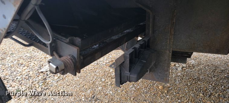 image for item JE9996 2013 Isuzu NPR HD  box truck