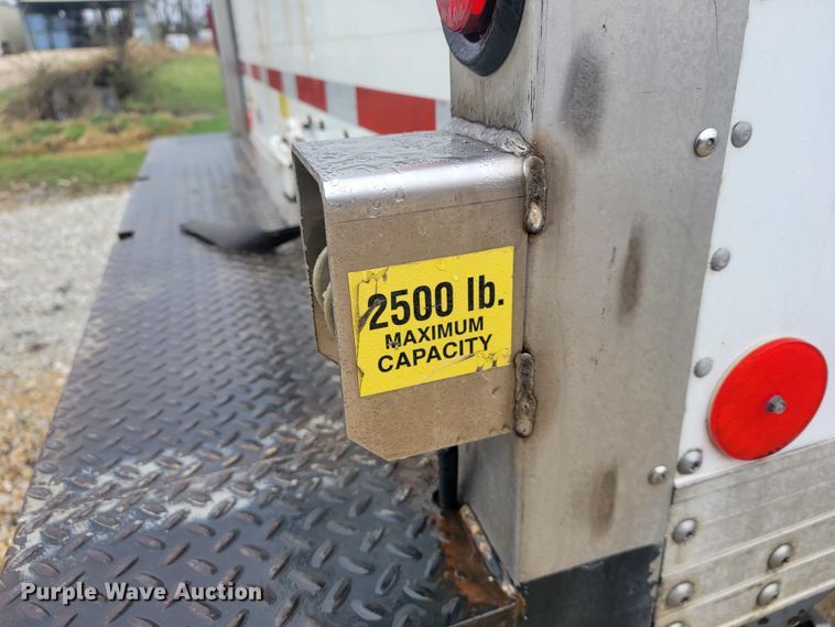 image for item JE9996 2013 Isuzu NPR HD  box truck