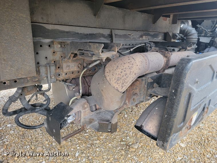 image for item JE9996 2013 Isuzu NPR HD  box truck