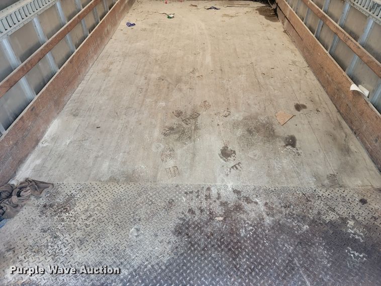 image for item JE9996 2013 Isuzu NPR HD  box truck