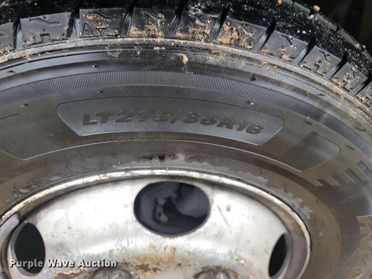 image for item JE9996 2013 Isuzu NPR HD  box truck