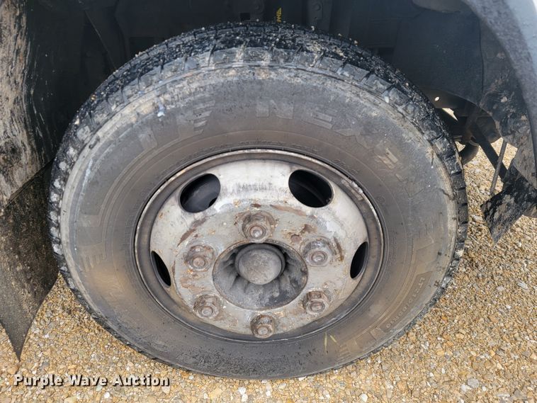 image for item JE9996 2013 Isuzu NPR HD  box truck