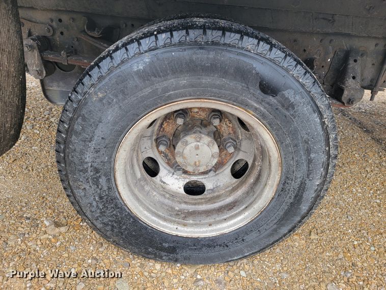 image for item JE9996 2013 Isuzu NPR HD  box truck