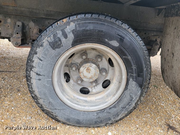 image for item JE9996 2013 Isuzu NPR HD  box truck