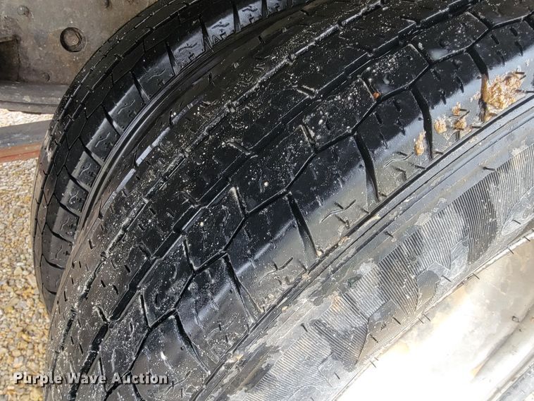 image for item JE9996 2013 Isuzu NPR HD  box truck