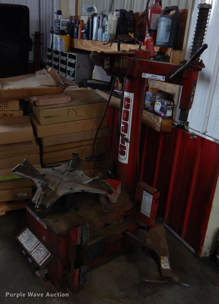 Coats 5030E rim clamp tire machine in Ottumwa, IA | Item JK9407 sold ...