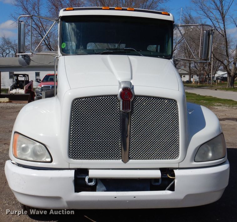 image for item JK9410 2008 Kenworth T300  rollback truck