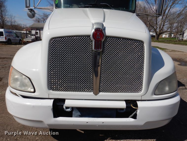 image for item JK9410 2008 Kenworth T300  rollback truck