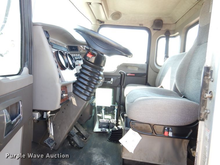 image for item JK9410 2008 Kenworth T300  rollback truck