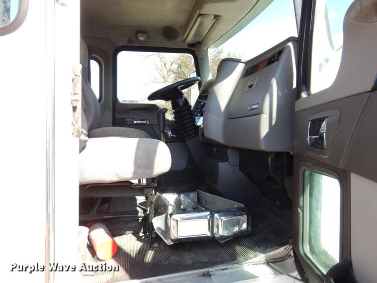 image for item JK9410 2008 Kenworth T300  rollback truck