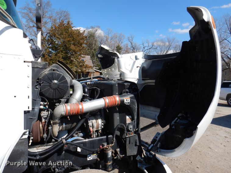 image for item JK9410 2008 Kenworth T300  rollback truck