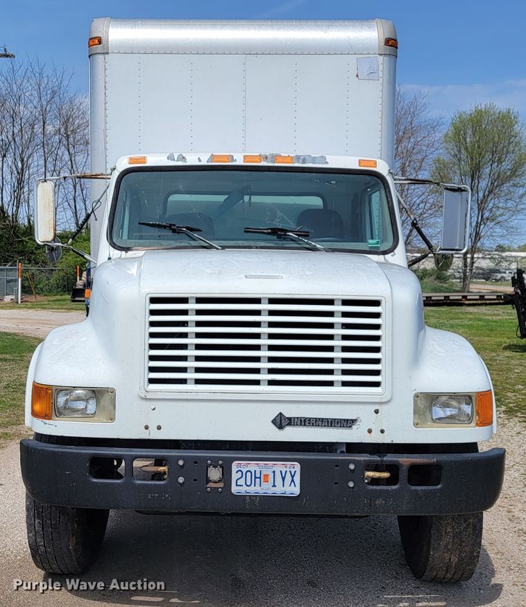 image for item JL9611 1996 International 4700  box truck