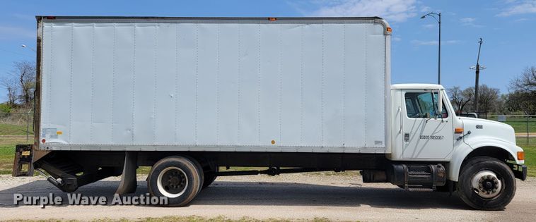 image for item JL9611 1996 International 4700  box truck