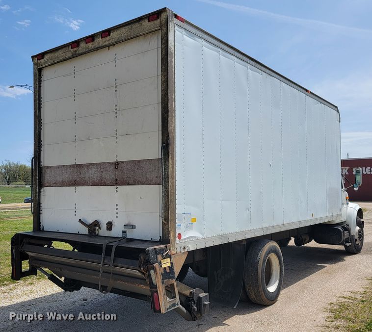 image for item JL9611 1996 International 4700  box truck
