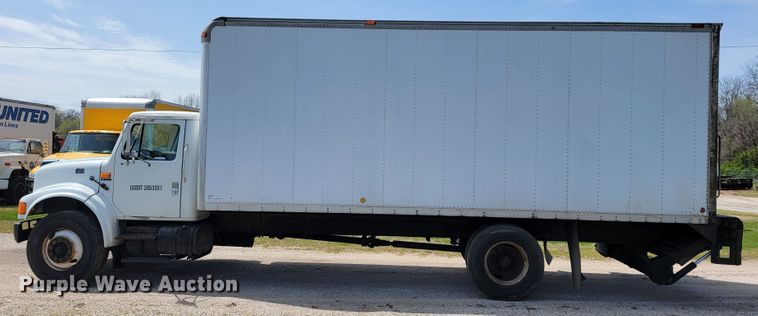 image for item JL9611 1996 International 4700  box truck
