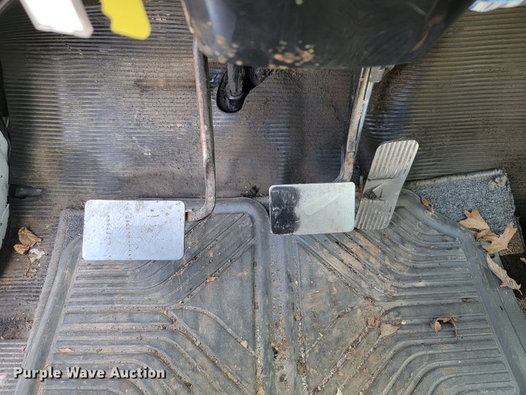 image for item JL9611 1996 International 4700  box truck