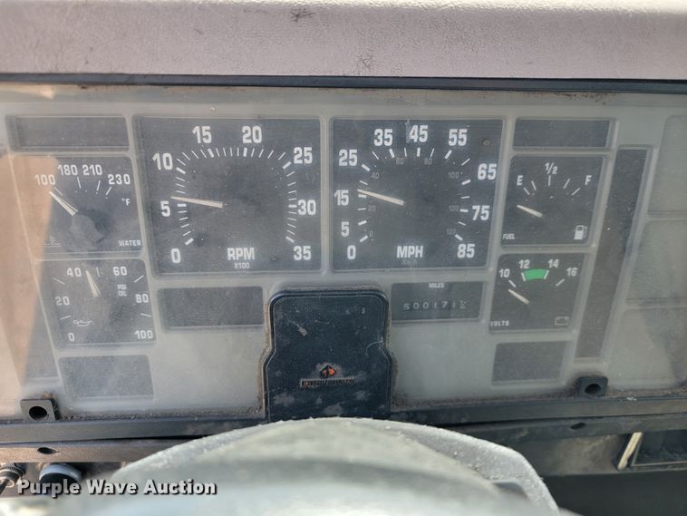 image for item JL9611 1996 International 4700  box truck