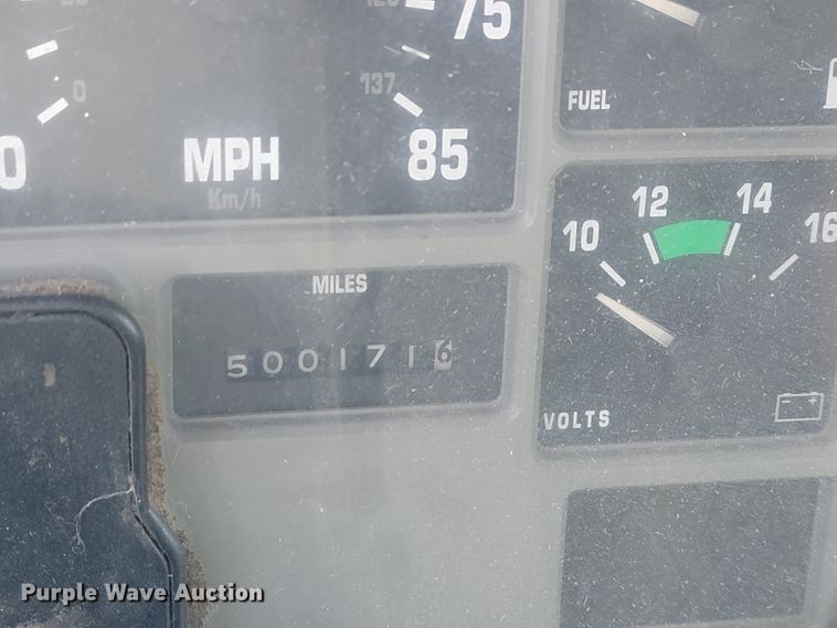 image for item JL9611 1996 International 4700  box truck