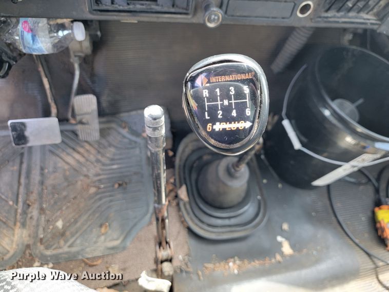 image for item JL9611 1996 International 4700  box truck