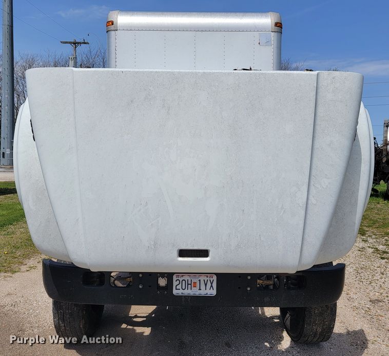 image for item JL9611 1996 International 4700  box truck