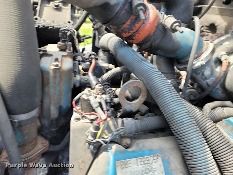 image for item JL9611 1996 International 4700  box truck