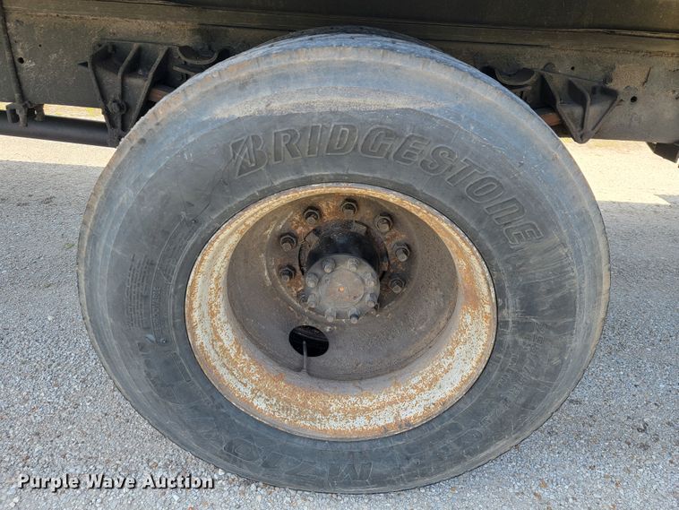 image for item JL9611 1996 International 4700  box truck