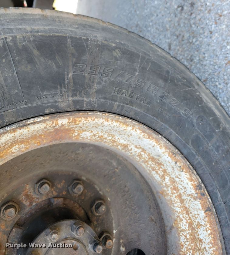 image for item JL9611 1996 International 4700  box truck