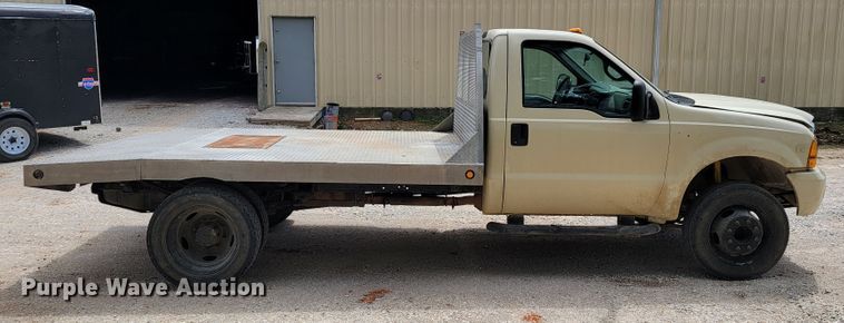 image for item JL9629 2000 Ford F450 Super Duty  flatbed truck