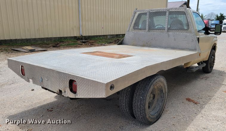 image for item JL9629 2000 Ford F450 Super Duty  flatbed truck