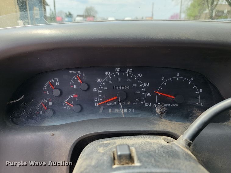 image for item JL9629 2000 Ford F450 Super Duty  flatbed truck