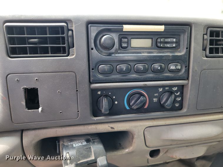 image for item JL9629 2000 Ford F450 Super Duty  flatbed truck