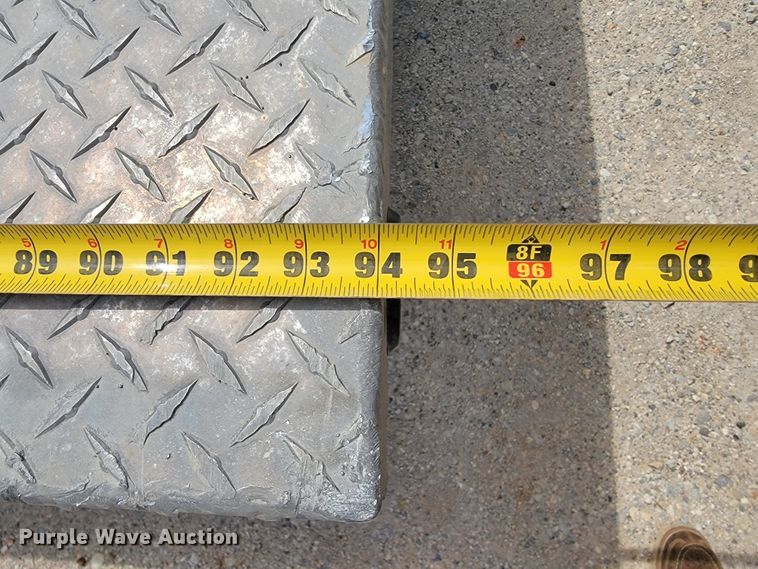 image for item JL9629 2000 Ford F450 Super Duty  flatbed truck