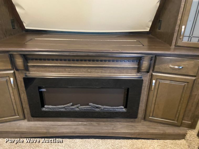 image for item JN9253 2018 Grand Design Solitude  camper