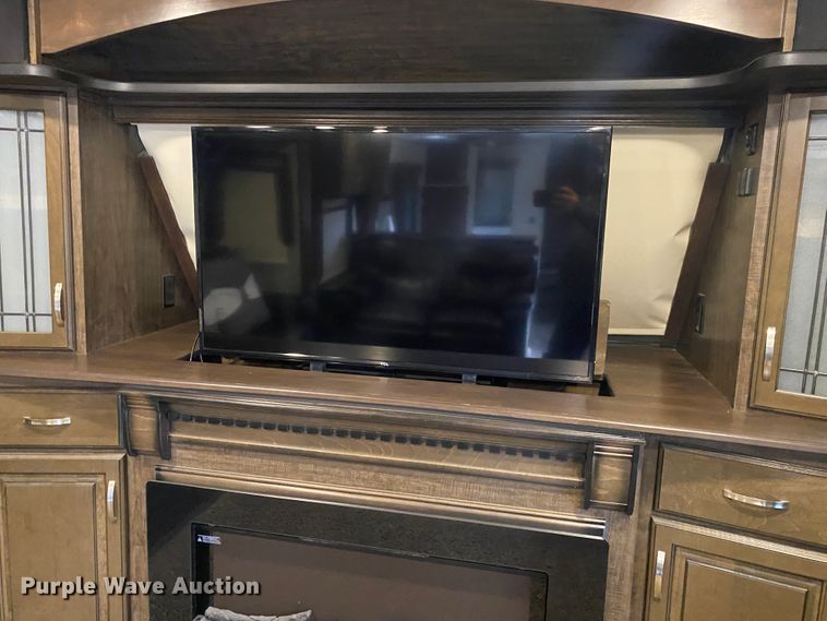 image for item JN9253 2018 Grand Design Solitude  camper