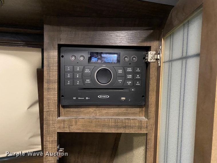 image for item JN9253 2018 Grand Design Solitude  camper