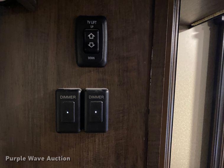 image for item JN9253 2018 Grand Design Solitude  camper